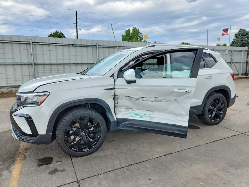 Продажа на аукционе авто 2022 Volkswagen Taos, vin: 3VVPX7B20NM010762, номер лота: 65275996
