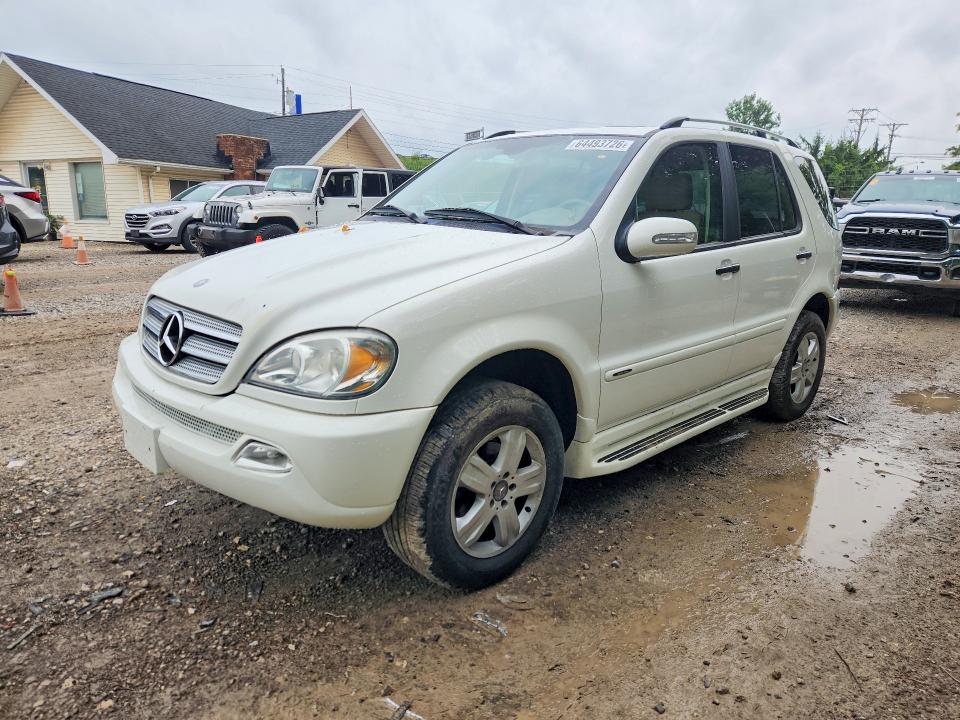 2005 Mercedes-benz Ml მანქანა იყიდება აუქციონზე, vin: 4JGAB57EX5A542460, აუქციონის ნომერი: 64493726