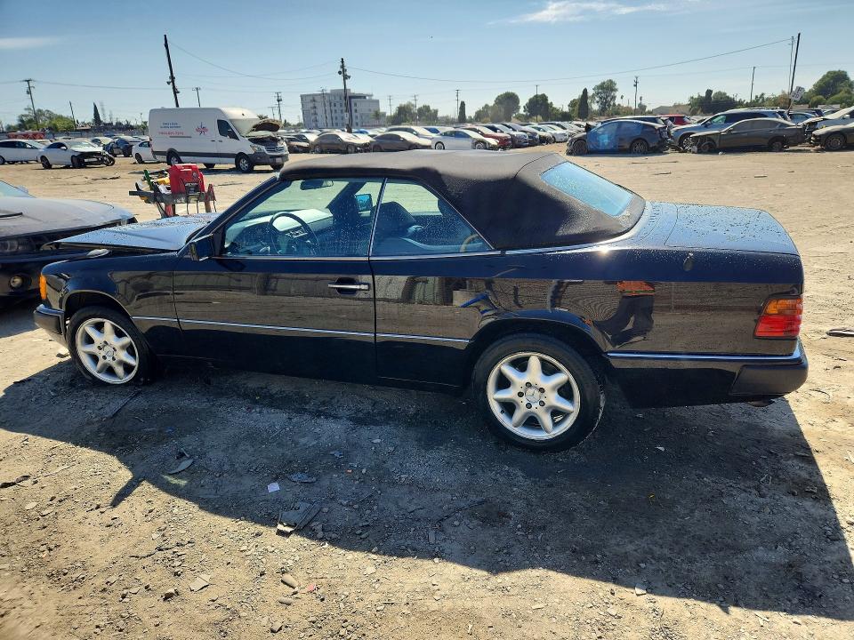 66051716 :رقم المزاد ، WDBEA66E9PB872165 vin ، 1993 Mercedes-benz 300 مزاد بيع