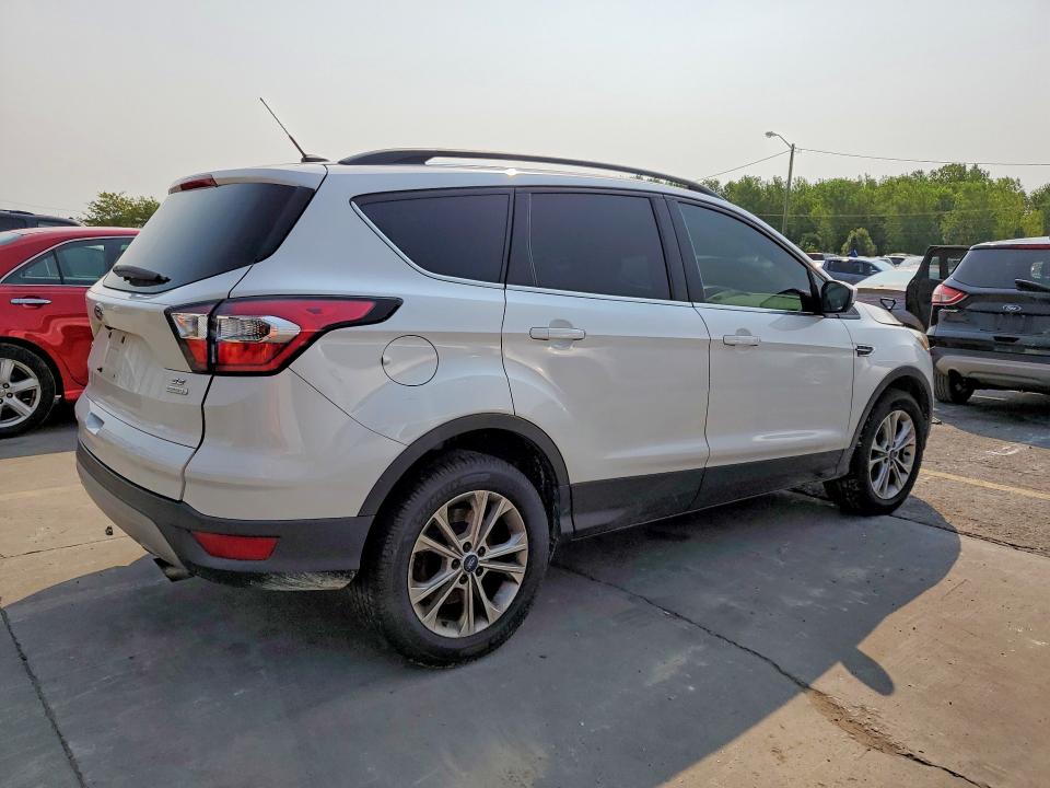 Продаж на аукціоні авто 2017 Ford Escape, vin: 1FMCU0G95HUC75823, номер лоту: 64467036