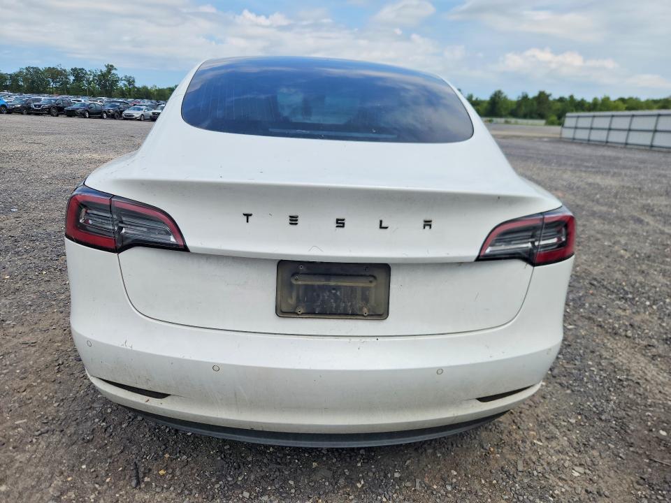 63875976 :رقم المزاد ، 5YJ3E1EA2KF417808 vin ، 2019 Tesla Model 3 مزاد بيع