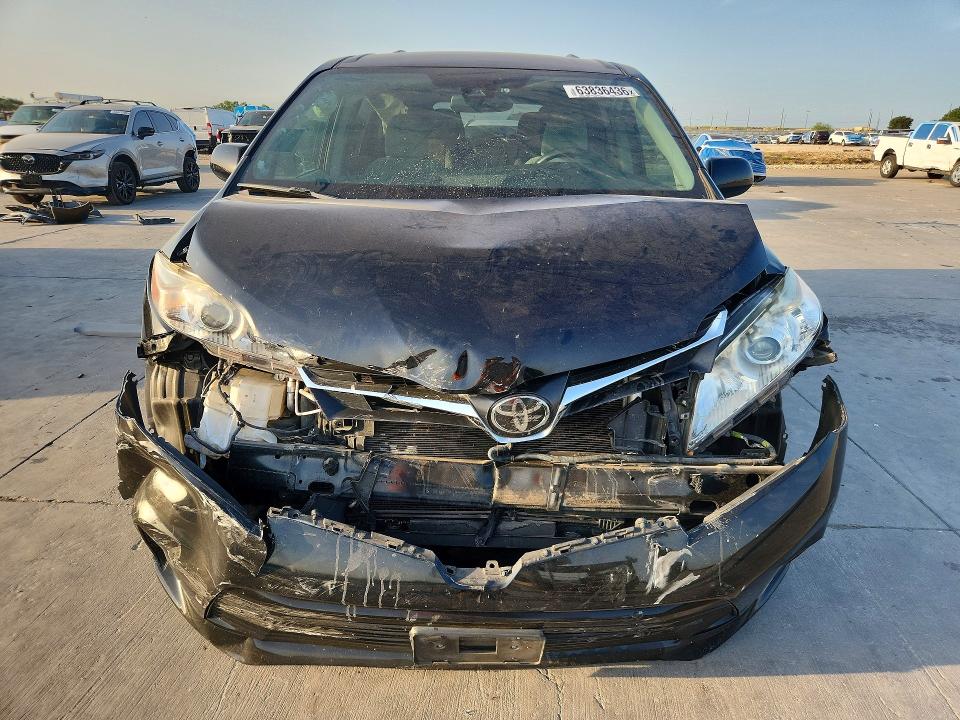63836436 :رقم المزاد ، 5TDKZ3DC5KS008471 vin ، 2019 Toyota Sienna مزاد بيع