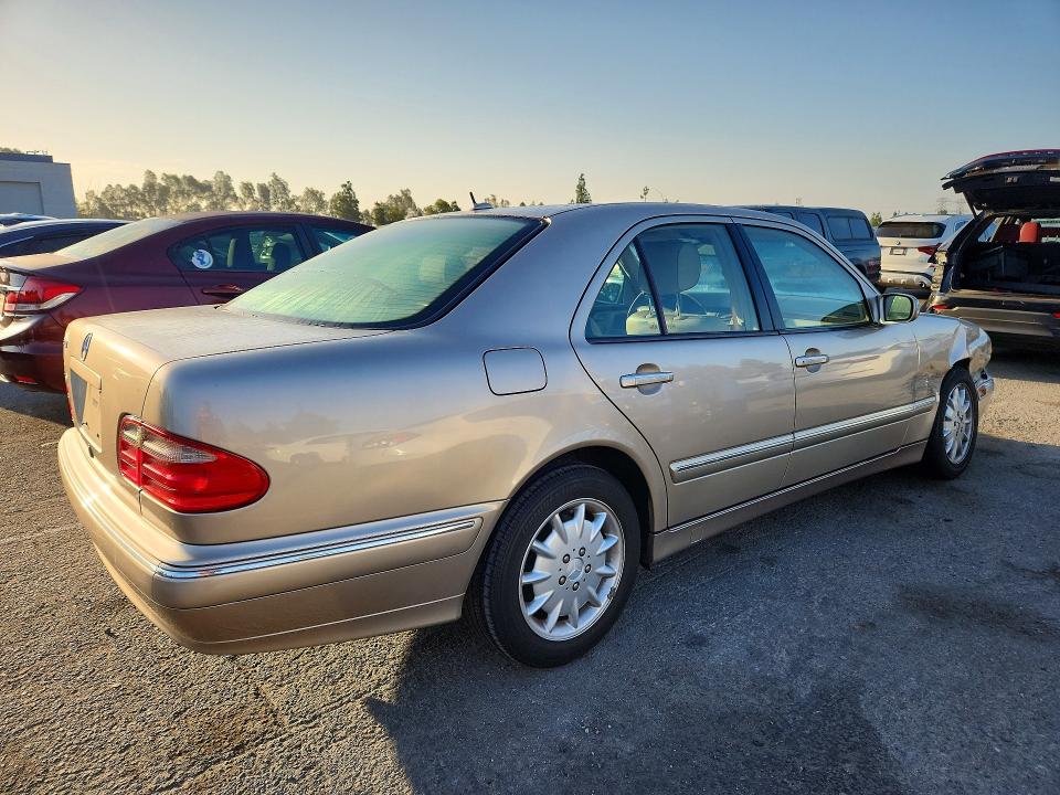 Продаж на аукціоні авто 2001 Mercedes-benz E, vin: WDBJF65J71B166267, номер лоту: 63183056