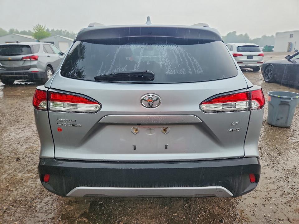 Продаж на аукціоні авто 2022 Toyota Corolla Cross, vin: 7MUBAABG4NV036645, номер лоту: 64040776