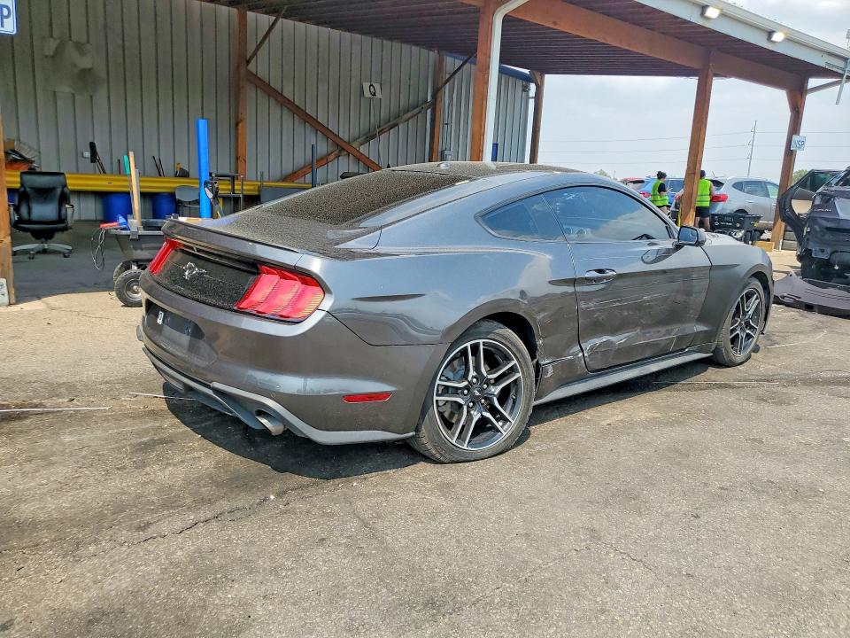 63213546 :رقم المزاد ، 1FA6P8TH2J5113108 vin ، 2018 Ford Mustang مزاد بيع