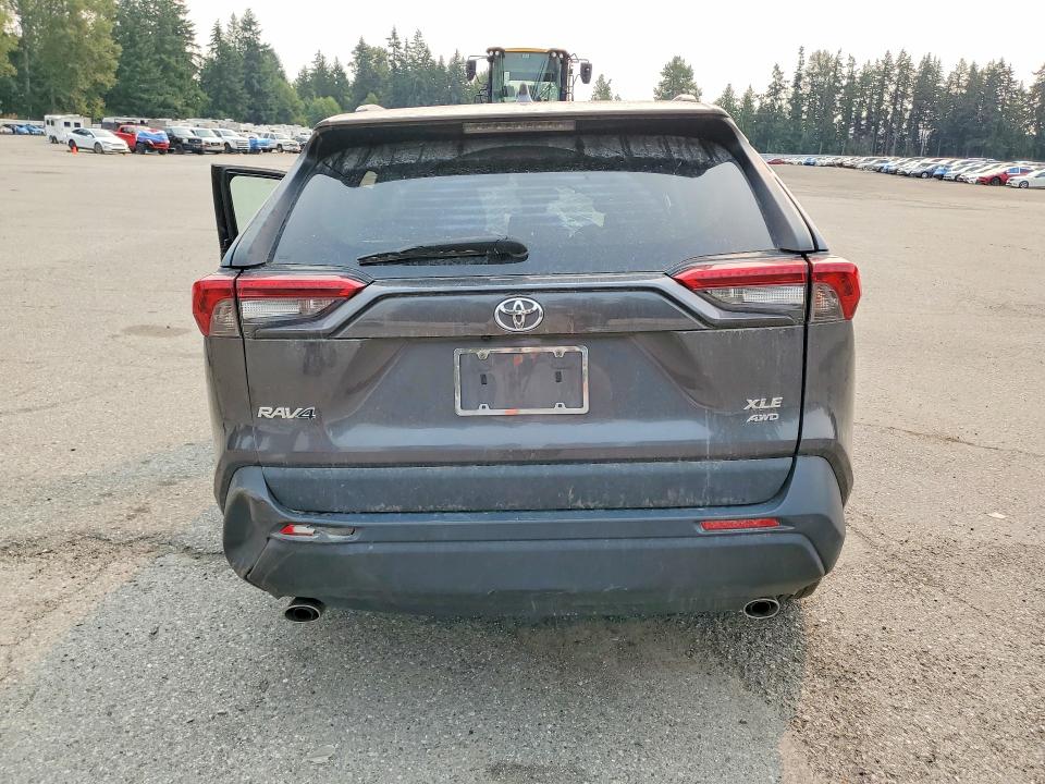 Продажа на аукционе авто 2019 Toyota Rav4, vin: 2T3P1RFV0KC015875, номер лота: 63609846