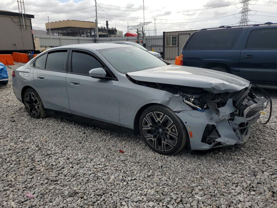 64603756 :رقم المزاد ، WBY33FK04SCU68656 vin ، 2025 Bmw I5 مزاد بيع