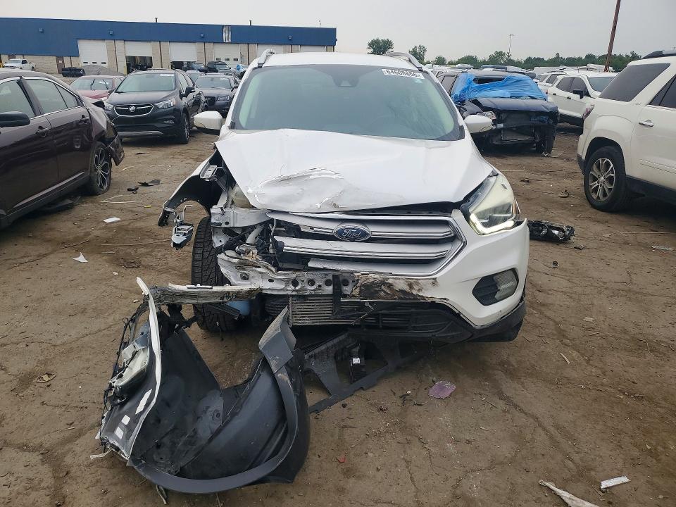 2018 Ford Escape მანქანა იყიდება აუქციონზე, vin: 1FMCU9J97JUA00022, აუქციონის ნომერი: 64608866