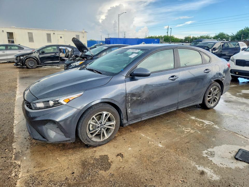 66698436 :رقم المزاد ، 3KPF24AD0RE744215 vin ، 2024 Kia Forte مزاد بيع