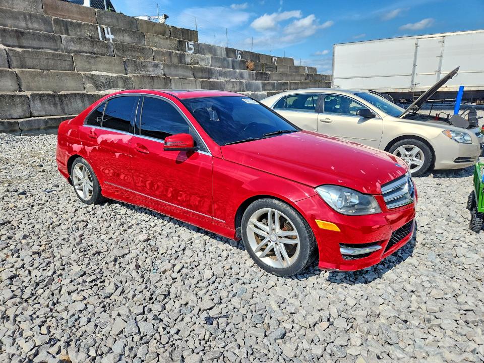 Продажа на аукционе авто 2013 Mercedes-benz C, vin: WDDGF4HB5DA790850, номер лота: 64993026