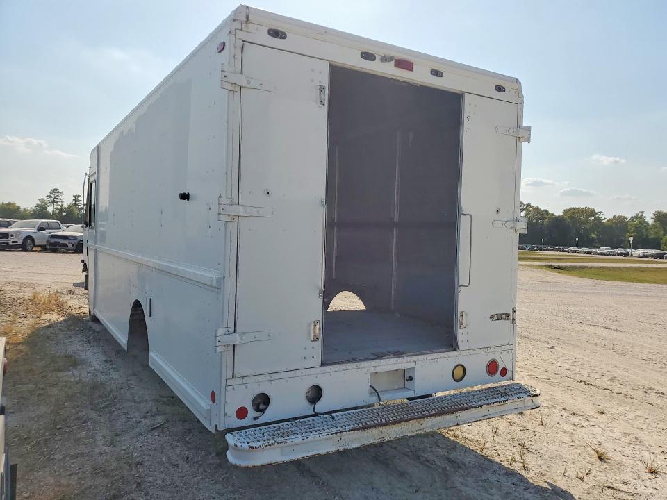 64035186 :رقم المزاد ، 4UZAANDH35CU14986 vin ، 2005 Freightliner Mt45 Chassis مزاد بيع