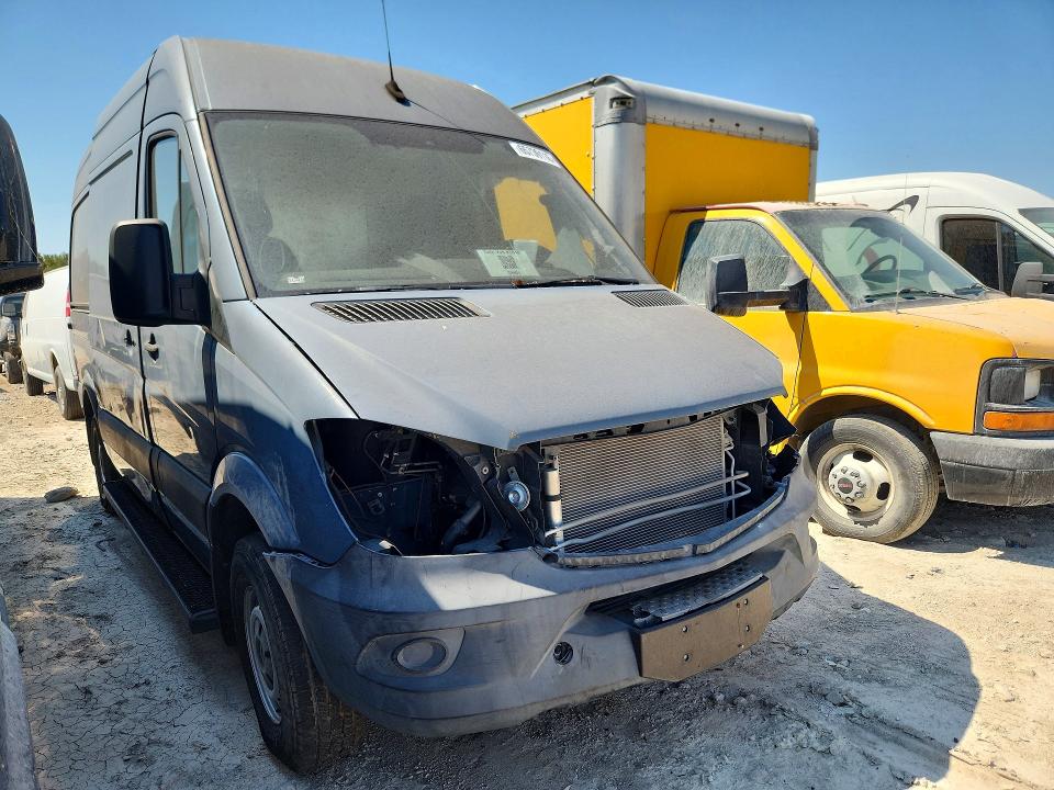 65739116 :رقم المزاد ، WD3PE7CDXJP631901 vin ، 2018 Mercedes-benz Sprinter مزاد بيع