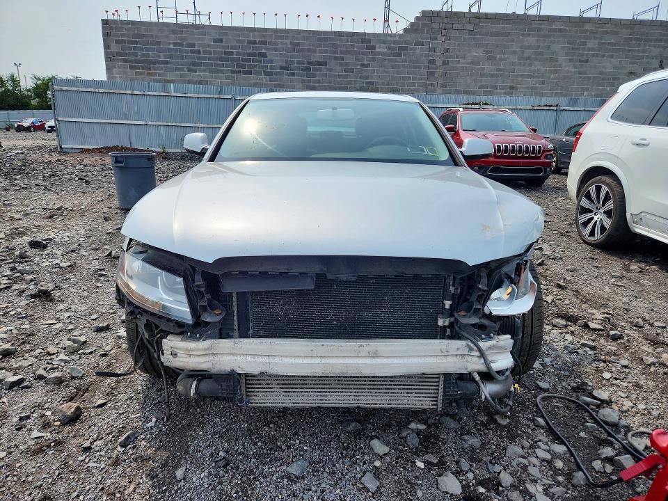 64260106 :رقم المزاد ، WAUBFAFL6BN005205 vin ، 2011 Audi A4 مزاد بيع
