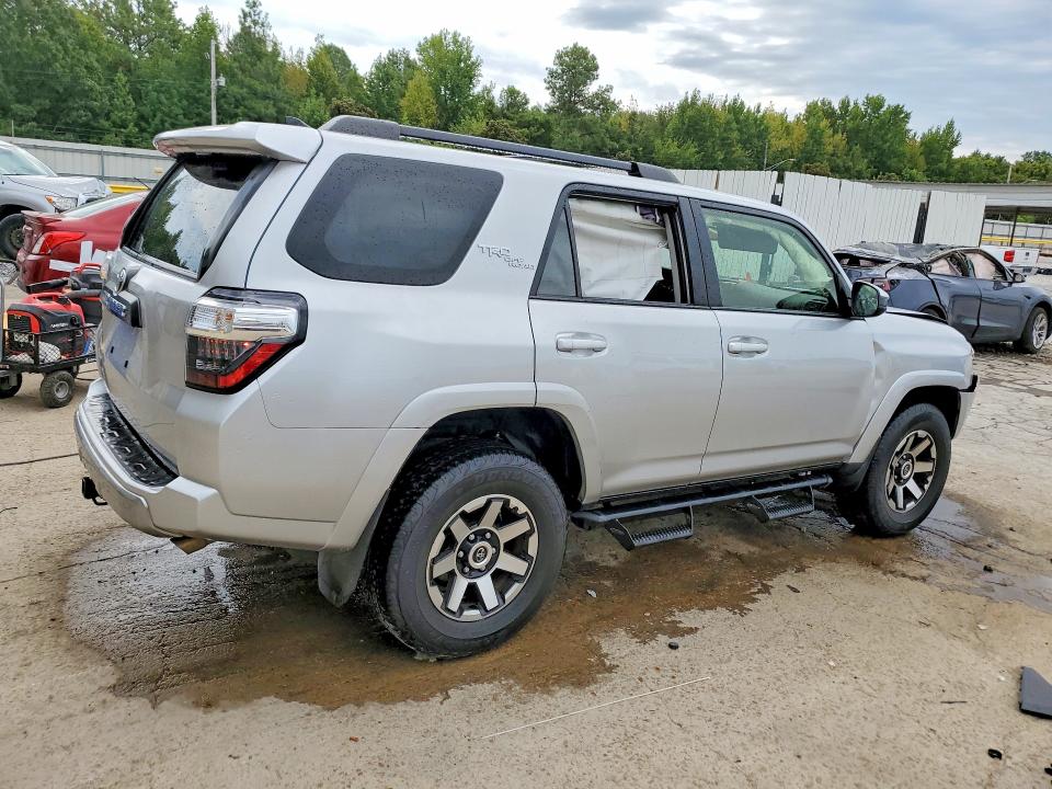 Продажа на аукционе авто 2023 Toyota 4runner, vin: JTEPU5JR5P6123227, номер лота: 66617146