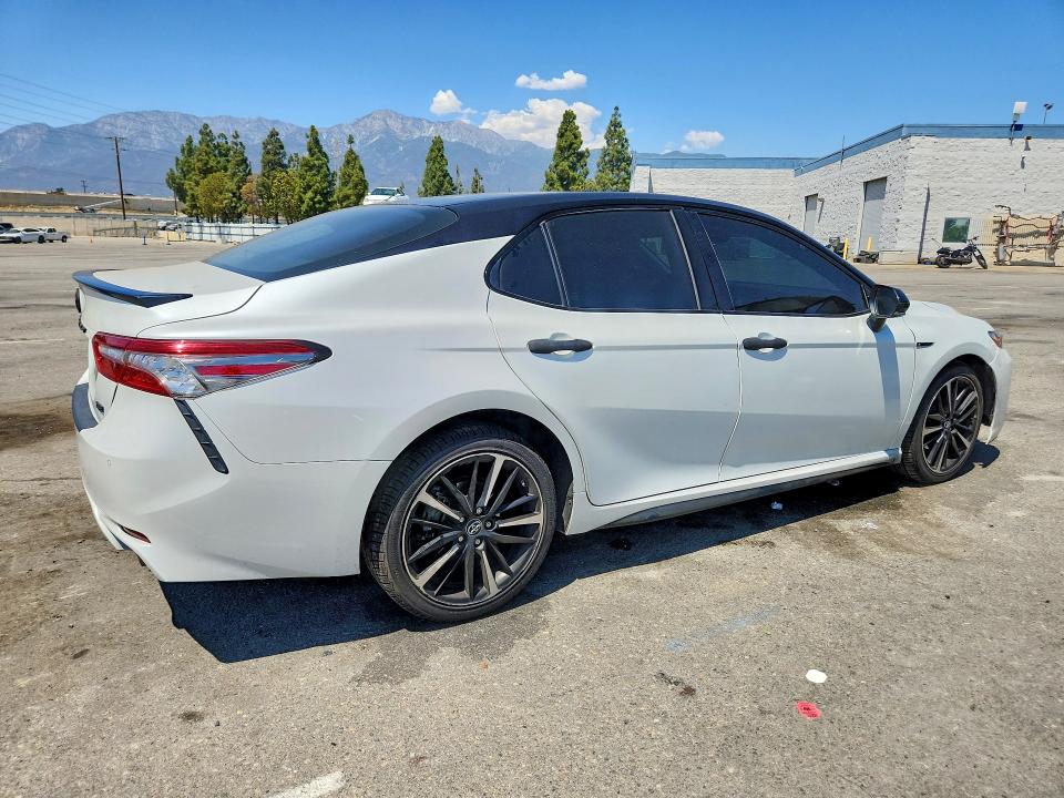 Продажа на аукционе авто 2018 Toyota Camry, vin: 4T1B61HK9JU086739, номер лота: 65953696