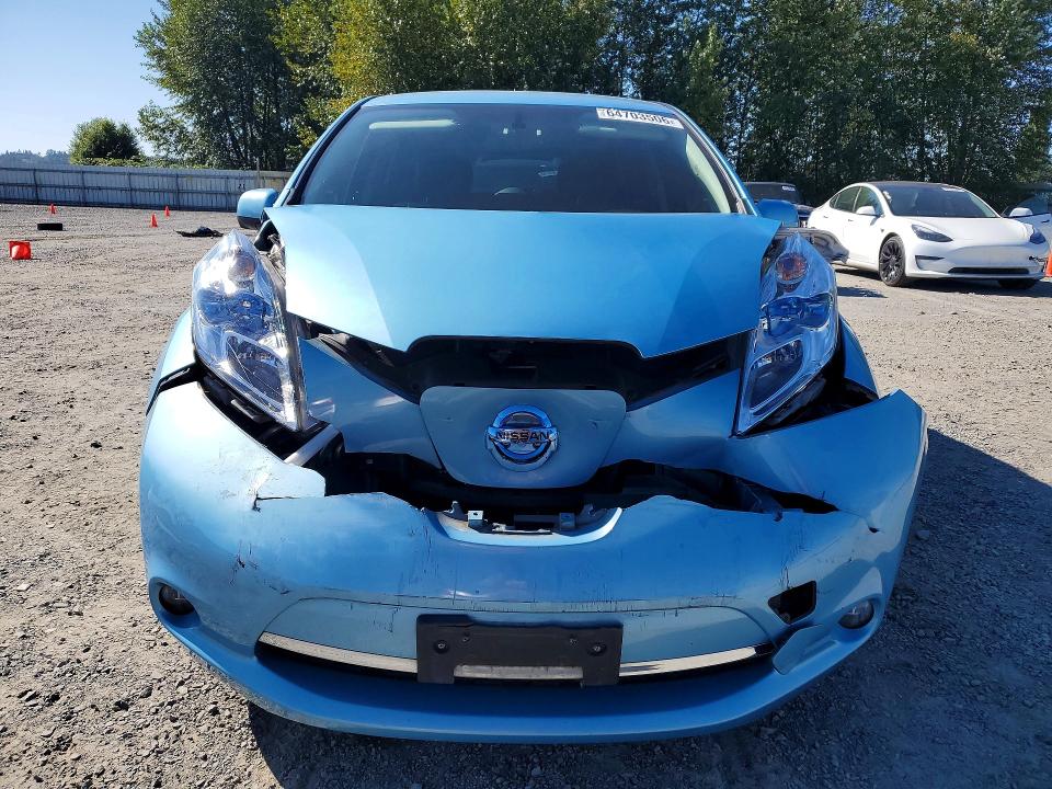 64703506 :رقم المزاد ، 1N4AZ0CP1FC313669 vin ، 2015 Nissan Leaf مزاد بيع