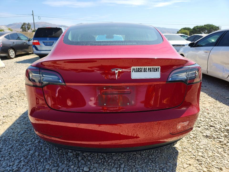 64486036 :رقم المزاد ، 5YJ3E1EA4JF052238 vin ، 2018 Tesla Model 3 مزاد بيع
