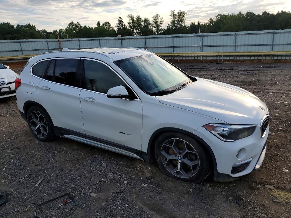 65163966 :رقم المزاد ، WBXHT3C34J5F90974 vin ، 2018 Bmw X1 مزاد بيع