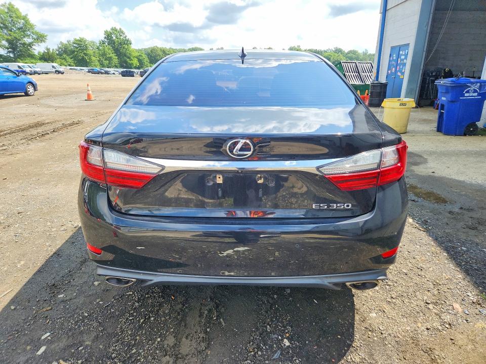 63811946 :رقم المزاد ، 58ABK1GG4HU066555 vin ، 2017 Lexus Es مزاد بيع