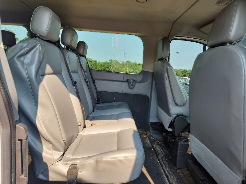 64675136 :رقم المزاد ، 1FBZX2ZM2FKB10750 vin ، 2015 Ford Transit مزاد بيع