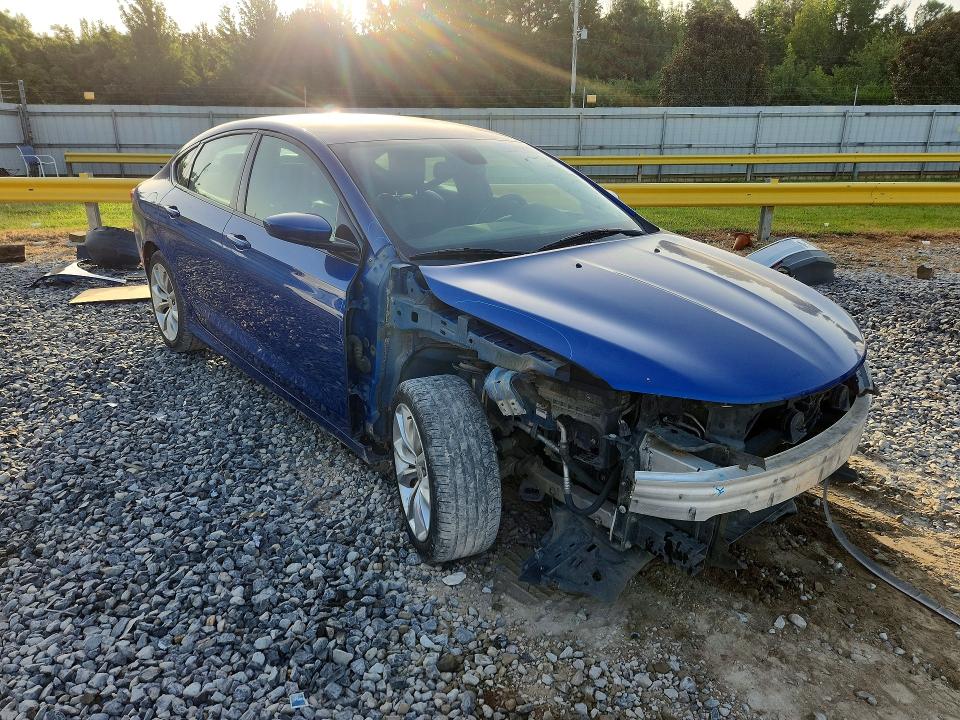 Продаж на аукціоні авто 2015 Chrysler 200, vin: 1C3CCCBB7FN724739, номер лоту: 64260216