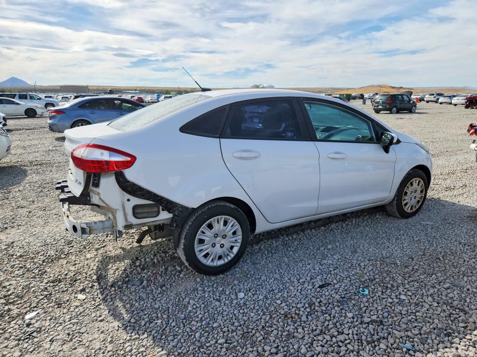 65338296 :رقم المزاد ، 3FADP4AJ0JM126472 vin ، 2018 Ford Fiesta مزاد بيع