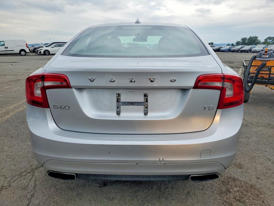2014 Volvo S60 მანქანა იყიდება აუქციონზე, vin: YV1612FS9E2290949, აუქციონის ნომერი: 65984446