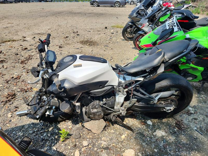 2015 Yamaha Fz07 მანქანა იყიდება აუქციონზე, vin: JYARM06E1FA000831, აუქციონის ნომერი: 64306996