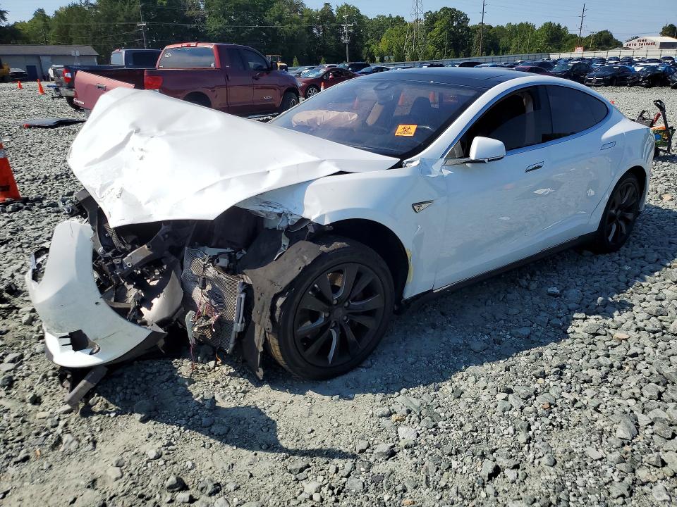66312276 :رقم المزاد ، 5YJSA1H17EFP50948 vin ، 2014 Tesla Model S مزاد بيع