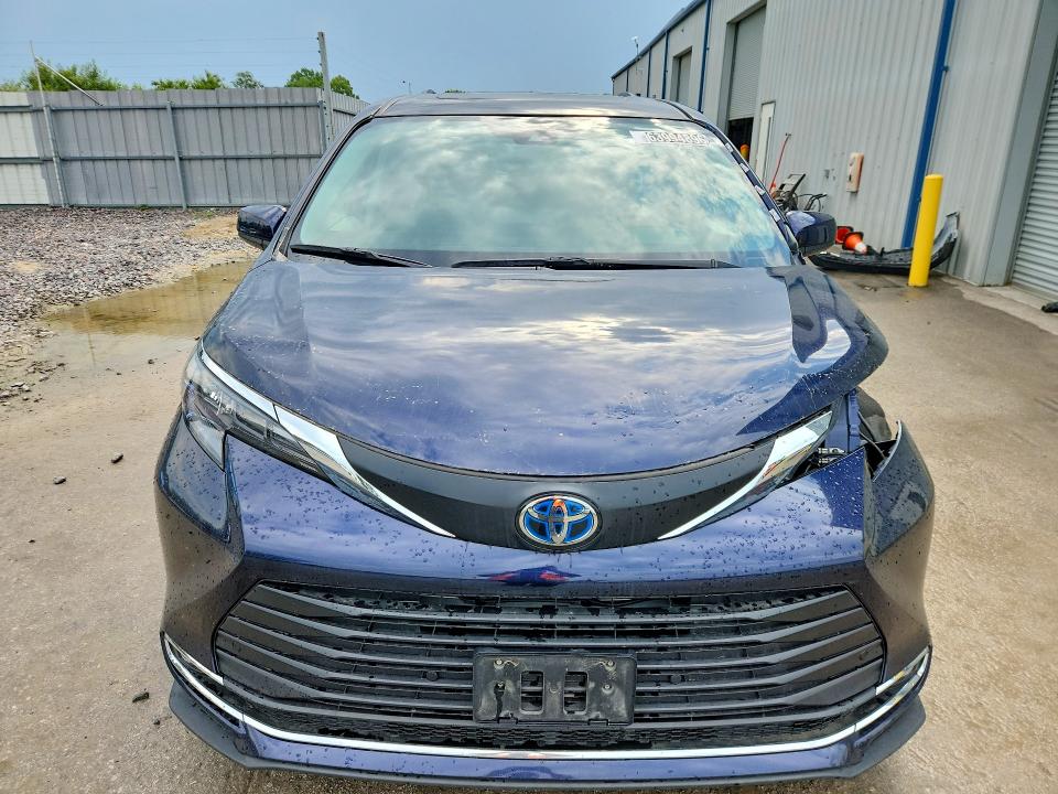 Продажа на аукционе авто 2024 Toyota Sienna, vin: 5TDYRKEC6RS206070, номер лота: 63994896