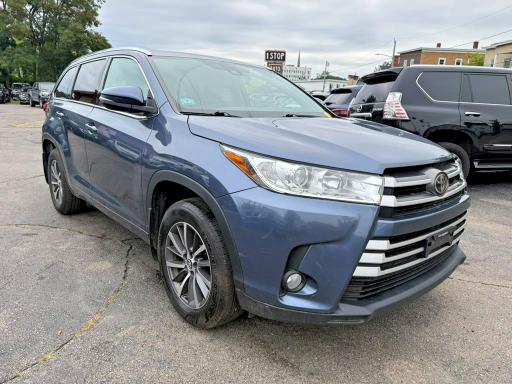 Продажа на аукционе авто 2018 Toyota Highlander, vin: 5TDJZRFH4JS878895, номер лота: 66497016