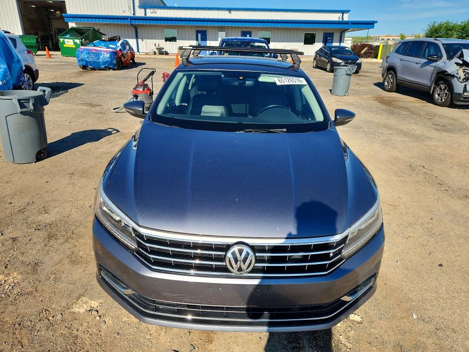 2017 Volkswagen Passat მანქანა იყიდება აუქციონზე, vin: 1VWGT7A34HC011842, აუქციონის ნომერი: 65126516