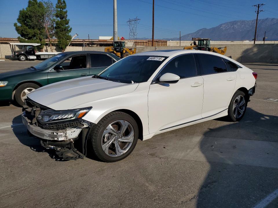 64067116 :رقم المزاد ، 1HGCV1F42JA055321 vin ، 2018 Honda Accord مزاد بيع