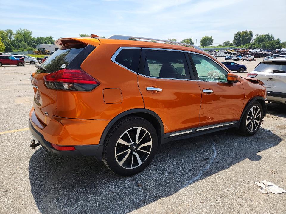 65885826 :رقم المزاد ، 5N1AT2MT2HC764112 vin ، 2017 Nissan Rogue مزاد بيع