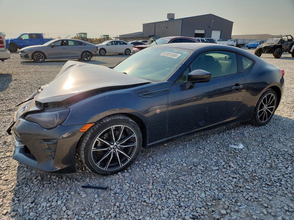 63801586 :رقم المزاد ، JF1ZNAA15H8704512 vin ، 2017 Toyota 86 مزاد بيع