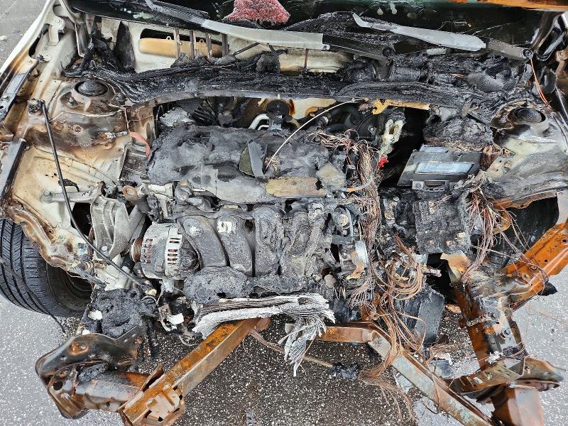 64782856 :رقم المزاد ، 3KPF24AD9ME262738 vin ، 2021 Kia Forte مزاد بيع