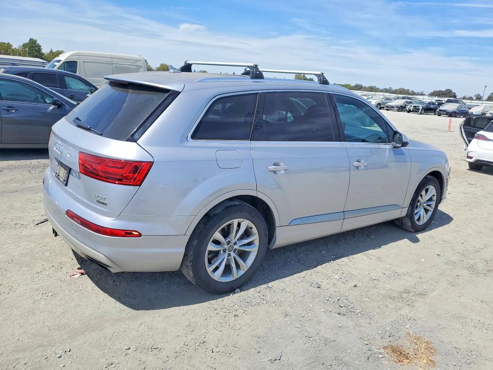 65532526 :رقم المزاد ، WA1AAAF72JD050236 vin ، 2018 Audi Q7 مزاد بيع