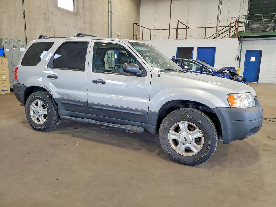 64552576 :رقم المزاد ، 1FMYU93183KB12338 vin ، 2003 Ford Escape مزاد بيع