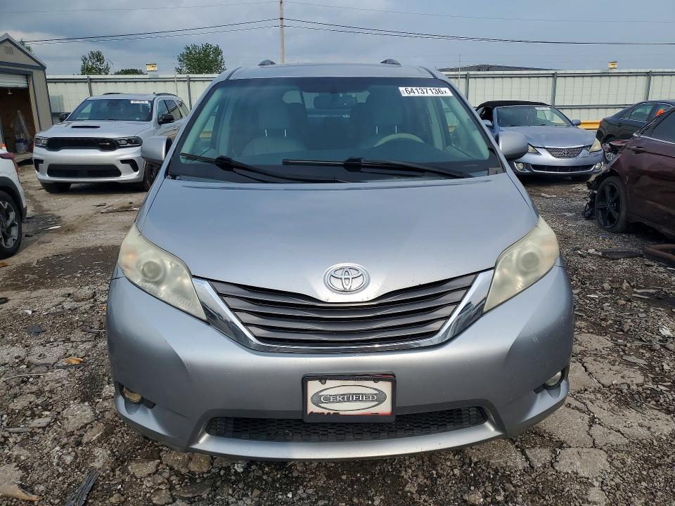 2011 Toyota Sienna მანქანა იყიდება აუქციონზე, vin: 5TDYK3DC6BS039551, აუქციონის ნომერი: 64137136