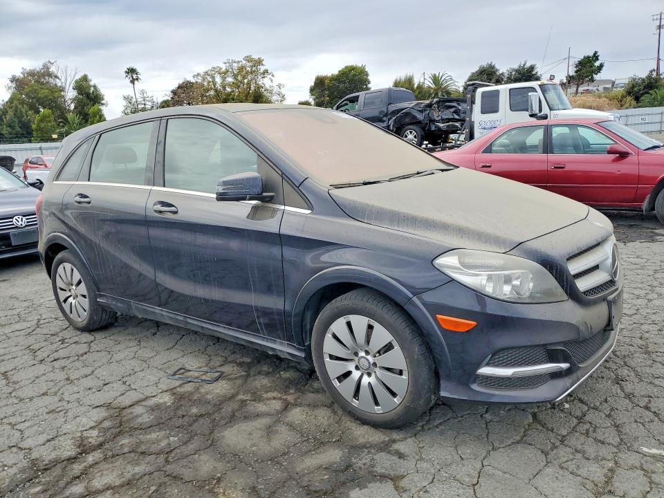 66778346 :رقم المزاد ، WDDVP9AB0HJ013946 vin ، 2017 Mercedes-benz B مزاد بيع