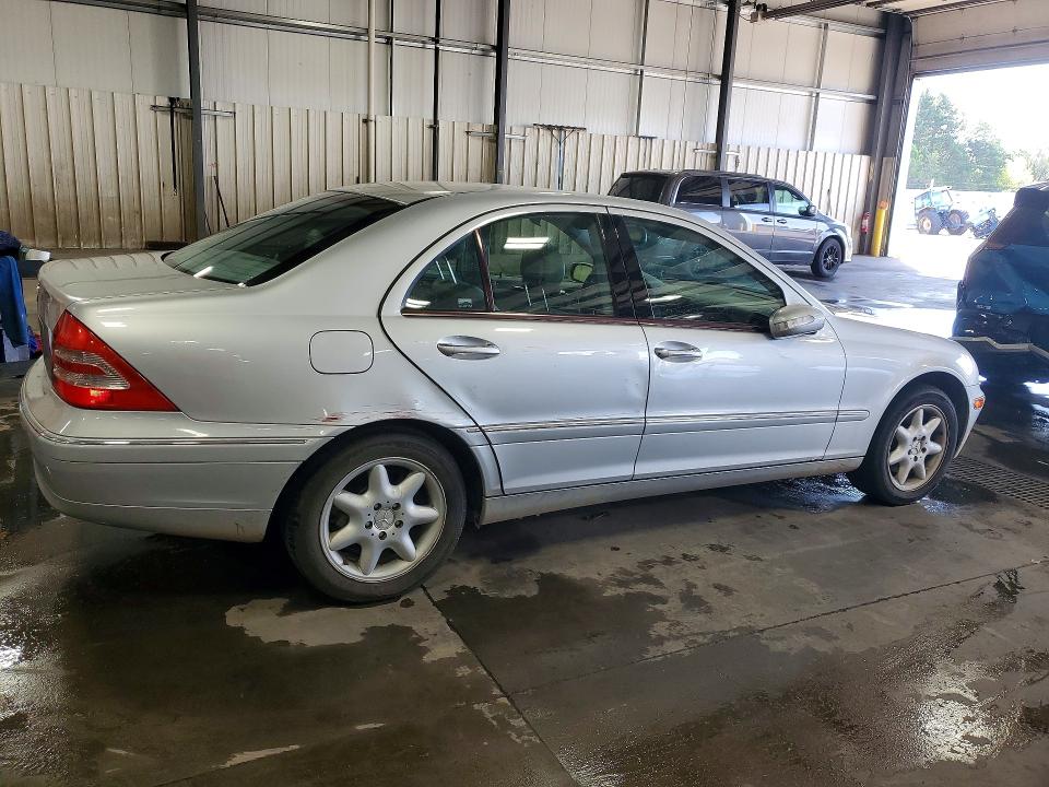2003 Mercedes-benz C მანქანა იყიდება აუქციონზე, vin: WDBRF64J43F325732, აუქციონის ნომერი: 66990026
