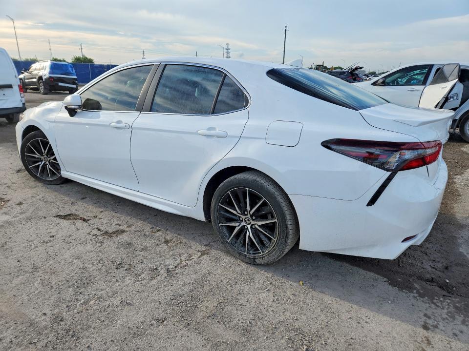 2024 Toyota Camry მანქანა იყიდება აუქციონზე, vin: 4T1G11AK2RU877818, აუქციონის ნომერი: 65818996