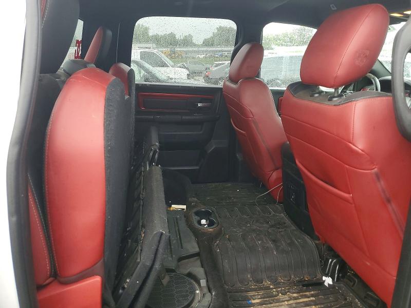 63890996 :رقم المزاد ، 1C6RR7YT9HS566993 vin ، 2017 Ram 1500 مزاد بيع