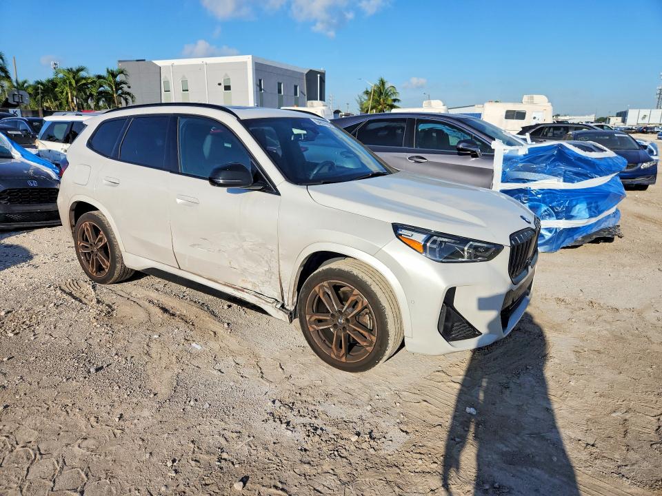 64652686 :رقم المزاد ، WBX73EF01P5X15802 vin ، 2023 Bmw X1 مزاد بيع