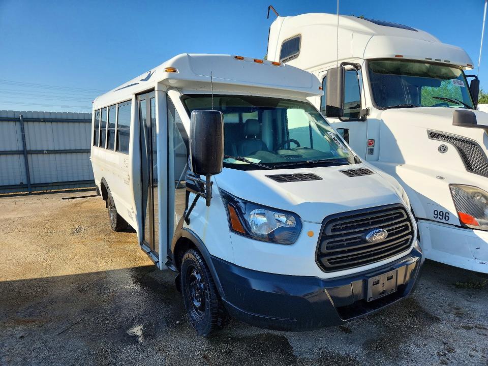 66704076 :رقم المزاد ، 1FDCR5PM2FKA92388 vin ، 2015 Ford Transit مزاد بيع