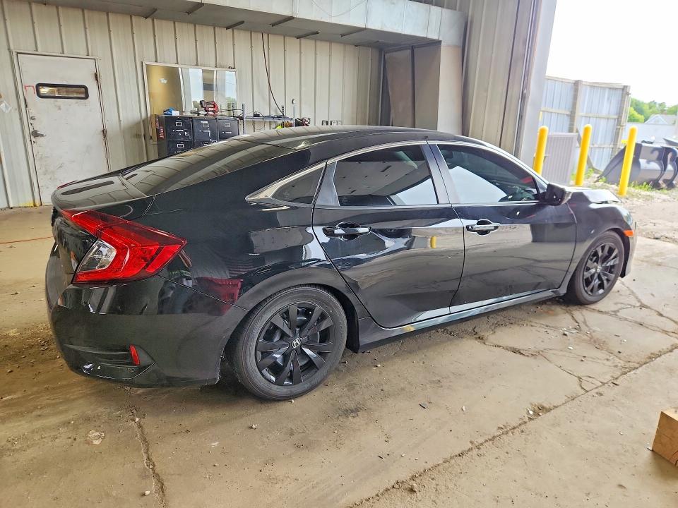 63938696 :رقم المزاد ، 19XFC2E51HE067470 vin ، 2017 Honda Civic مزاد بيع
