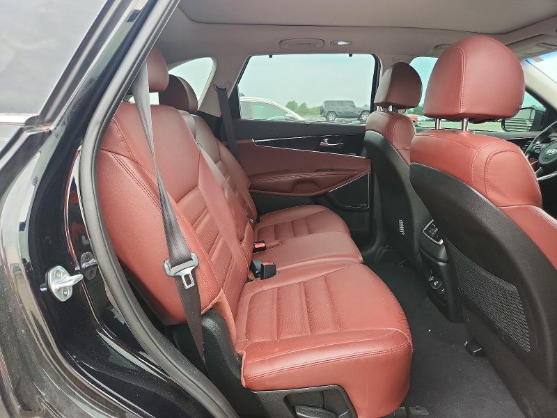 64514776 :رقم المزاد ، 5XYPKDA50JG416989 vin ، 2018 Kia Sorento مزاد بيع
