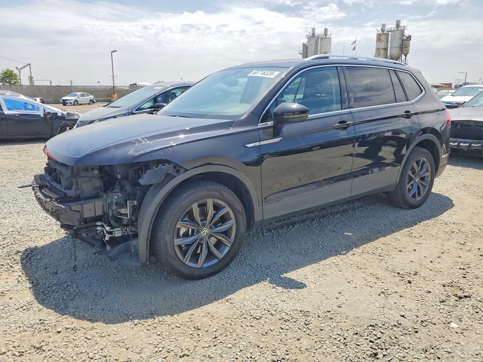 63716326 :رقم المزاد ، 3VV3B7AX3NM091959 vin ، 2022 Volkswagen Tiguan مزاد بيع