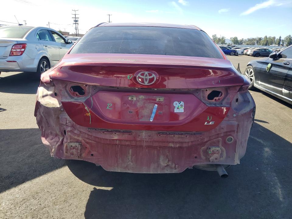 65659286 :رقم المزاد ، 4T1B11HK8JU583103 vin ، 2018 Toyota Camry مزاد بيع