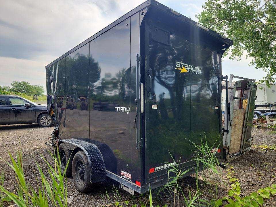 61594436 :رقم المزاد ، 52LBE1426SE102754 vin ، 2025 Stealthcraft Trailers مزاد بيع